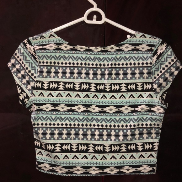Charlotte Russe Tribal Print Crop Top - Picture 2 of 3